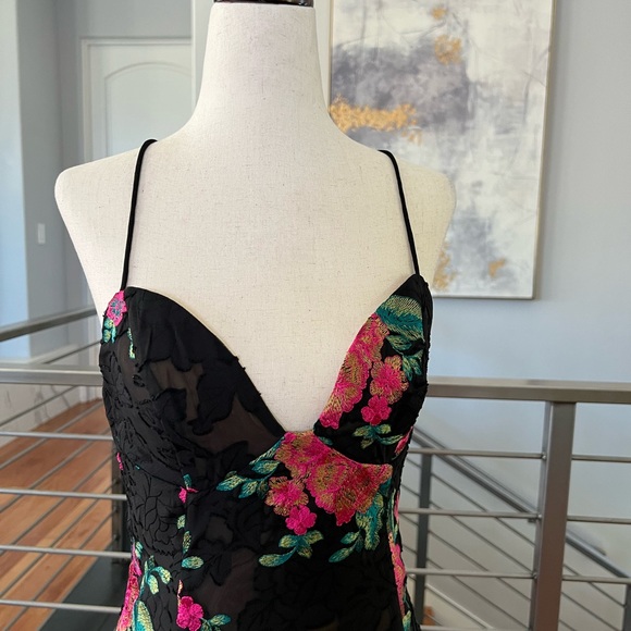 Michael Costello Savannah Gown in Fuchsia Floral - Picture 5 of 12